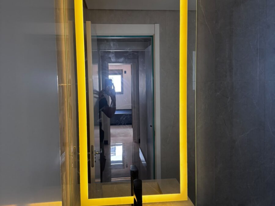 Espelho com LED em Lavabo — Espelhos LED realizado pela FSGlass