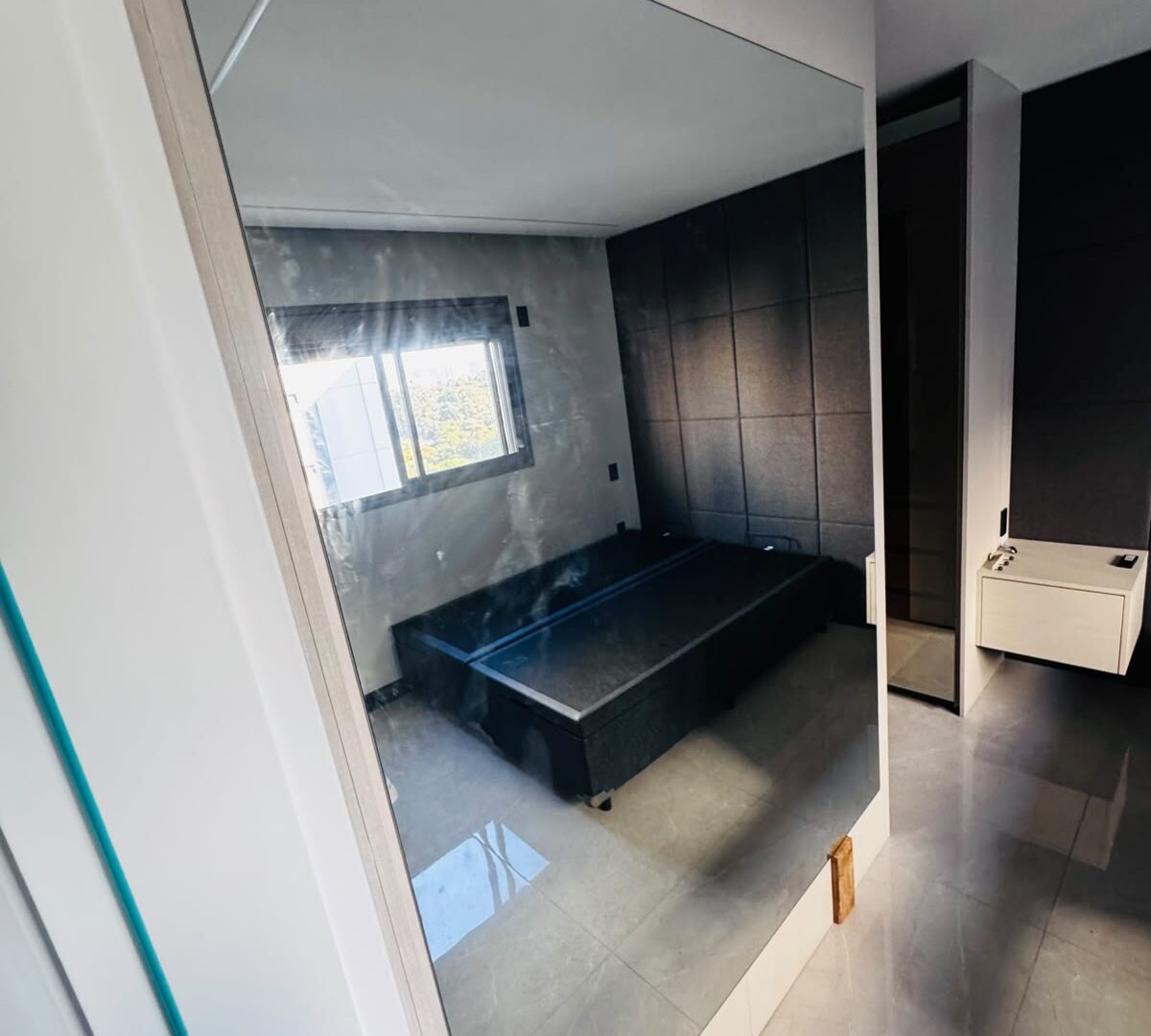 Espelho Grande para Quarto — Espelhos realizado pela FSGlass