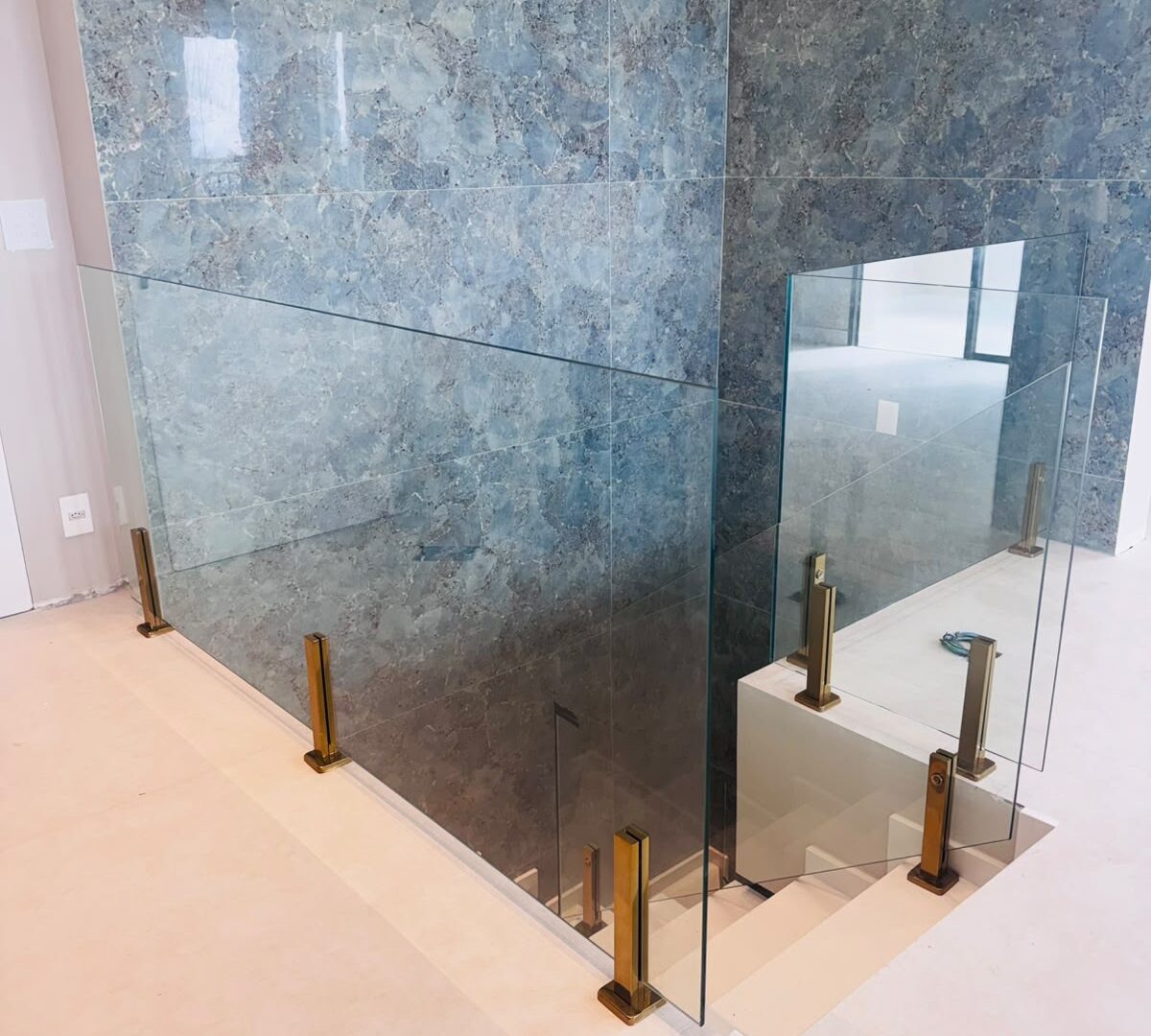 Guarda-Corpo de Vidro em Escada — Guarda-Corpos realizado pela FSGlass