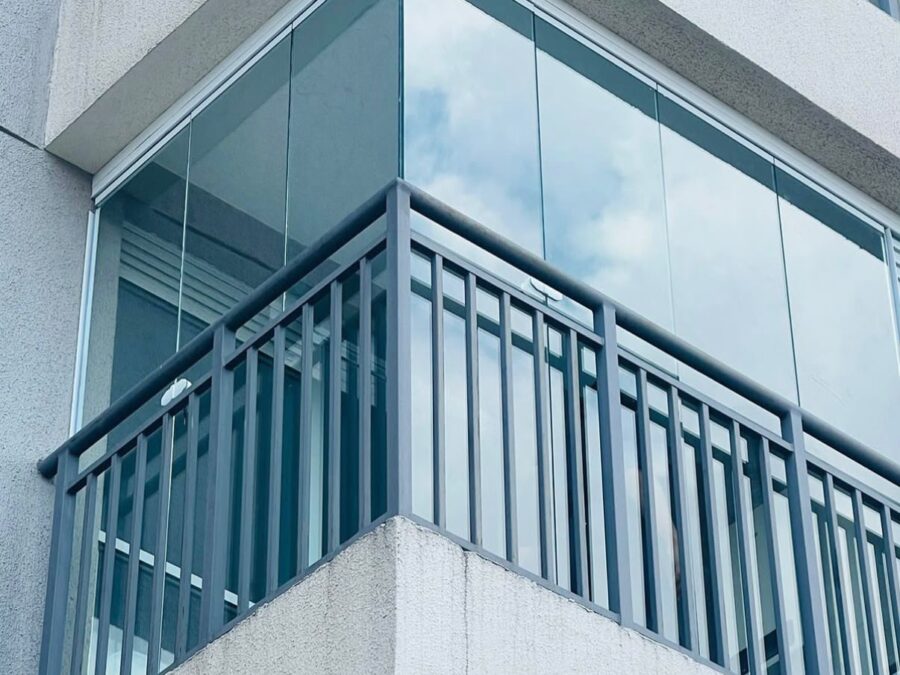 Envidraçamento de Sacadas — projeto executado pela FSGlass